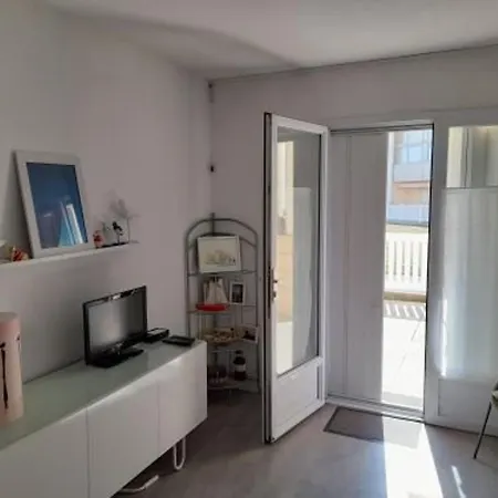 T2 En Rdc Avec Terrasse, Proche Et Commerces, Garage Privatif - Fr-1-324-146 Apartment *